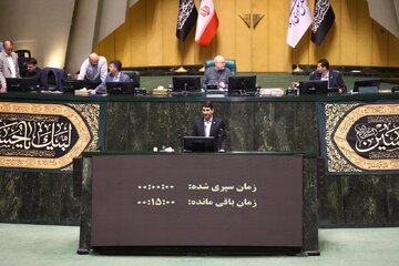 وزیر ارتباطات: ذره‌ای از اصولم و منافع مردم و کشور عدول نکرده‌ام