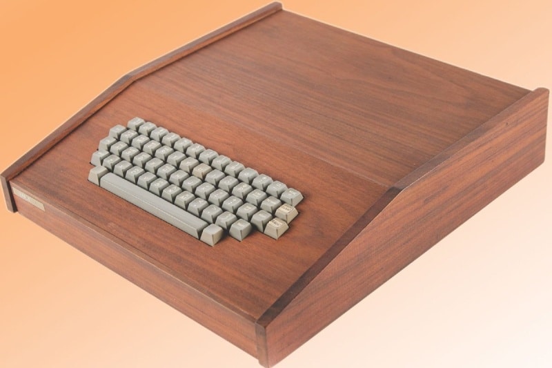 کامپیوتر چوبی اپل با قیمت سرسامآور نیم میلیون دلار حراج شد!