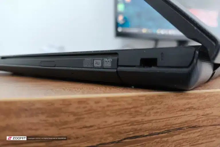 آن حفره کوچک و مرموز کنار لپ‌تاپ چیست؟