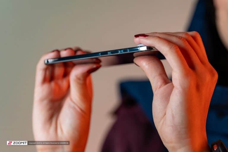 اپل سال آینده ۲ آیفون تیتانیومی عرضه می‌کند