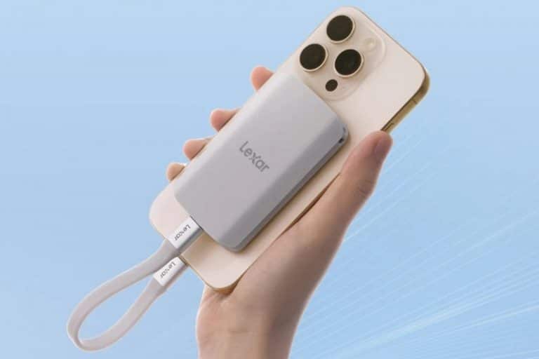 این اس‌اس‌دی مستقیما به پشت گوشی می‌چسبد و بسیار مقاوم است