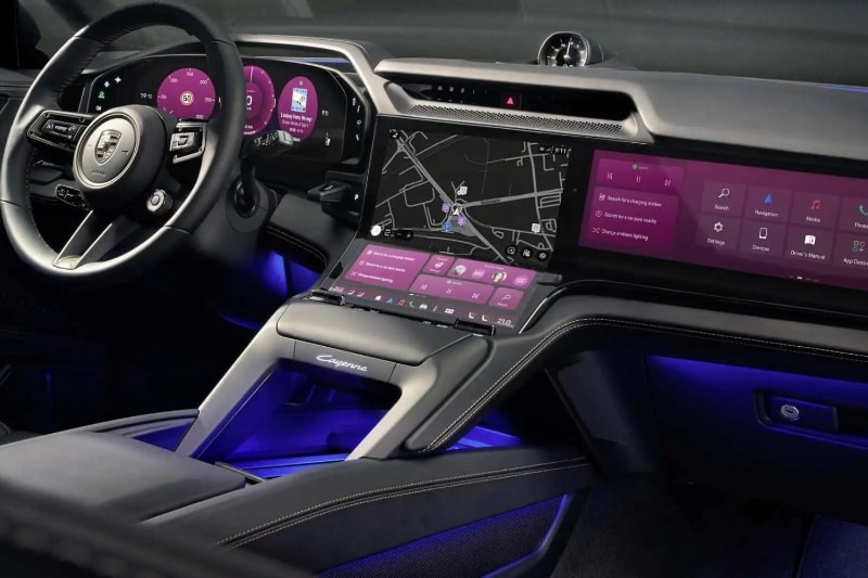 این کابین پورشه کاین برقی است؛ لوکس و چشم‌نواز با انبوهی از نمایشگر