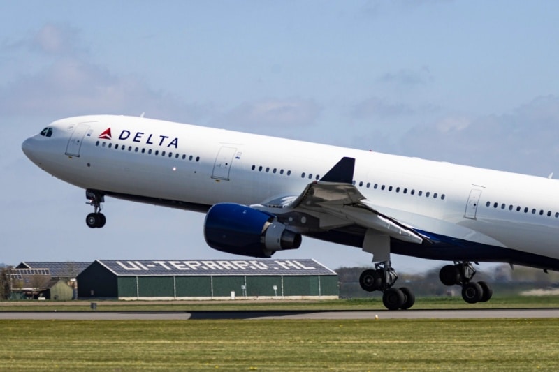 برخورد هواپیماهای مسافربری دلتا روی باند؛ مسافران در سلامت کامل هستند