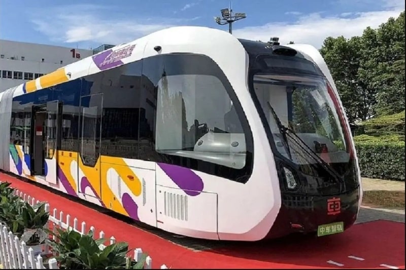 ترامواهای چینی تهران بی‌استفاده ماندند؛ متروباس جایگزین می‌شود