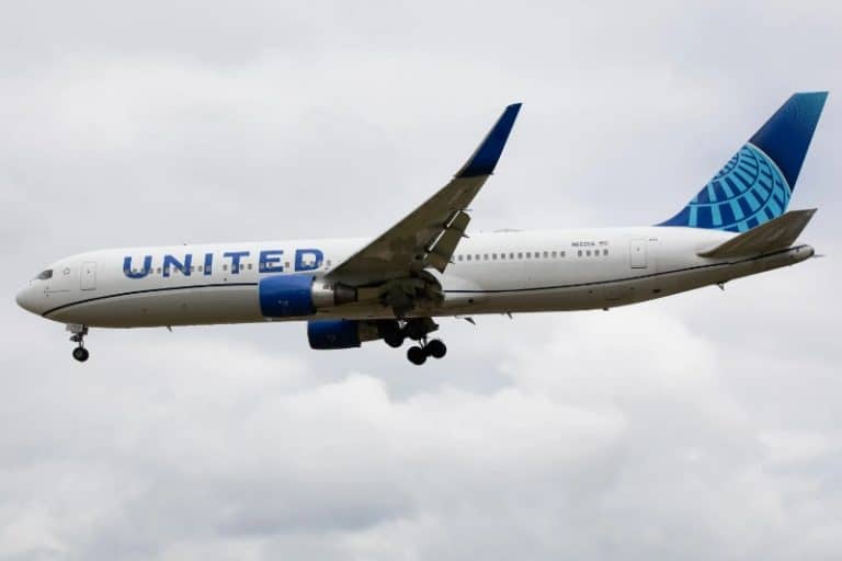 خرابی سرویس بهداشتی، پرواز یک هواپیما را لغو کرد