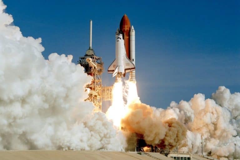 خطر تکه‌تکه شدن شاتل دیسکاوری: آیا میراث فضایی آمریکا در آستانه نابودی است؟