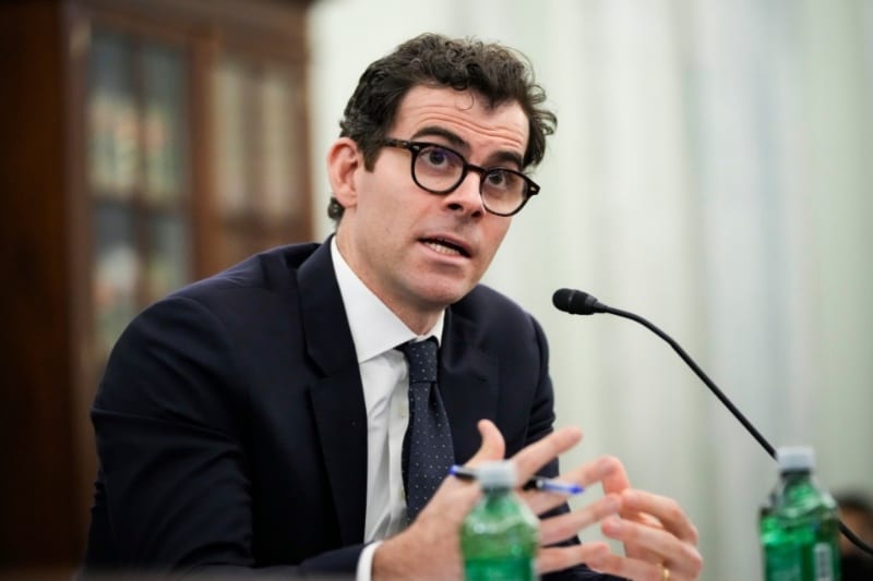 رئیس اینستاگرام: قسم میخورم که به میکروفون موبایل شما گوش نمیدهیم!