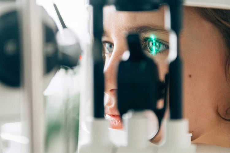 راز سلامت قلب در معاینات چشمی: از OCT تا هوش مصنوعی