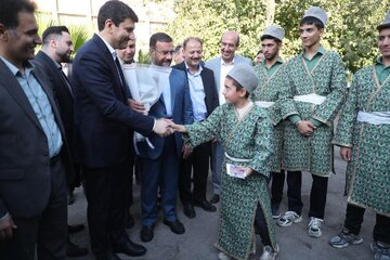 روایت دیدار وزیر ارتباطات با دانش‌آموزان عشایری شیراز