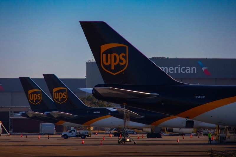 سردرگمی گمرکی در آمریکا؛ هزاران بسته پستی روزانه معدوم می‌شوند