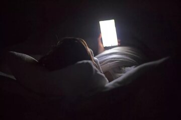 شب‌ها از موبایل استفاده نکنید