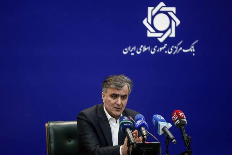 فرزین: فعالیت ۲۴ ساعته پلفرم‌های طلا پذیرفته نیست/ پلتفرم‌های طلا نباید نقش بانک را ایفا کنند