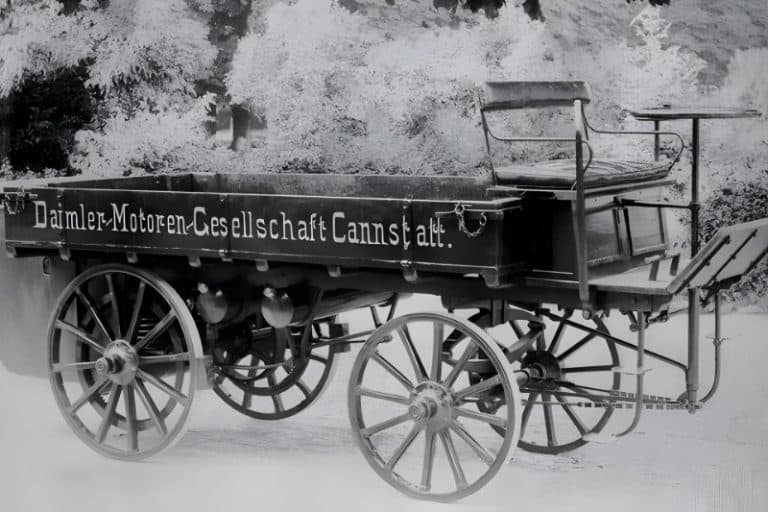 مخترع موتورسیکلت همان کسی است که اولین وانت پیکاپ دنیا را تولید کرد