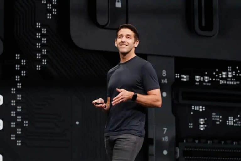 نام مدیرعامل بعدی اپل لو رفت؛ چه کسی جای تیم کوک را می‌گیرد؟