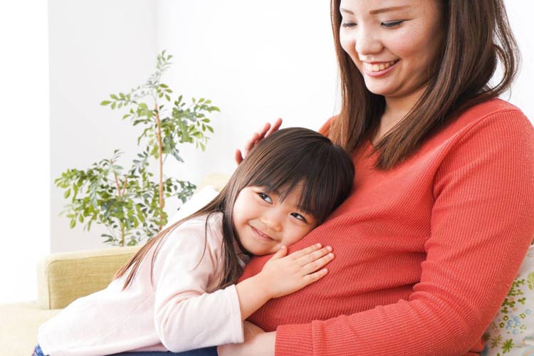 نوزادان زبان‌های خارجی را که پیش از تولد شنیده‌اند، تشخیص می‌دهند