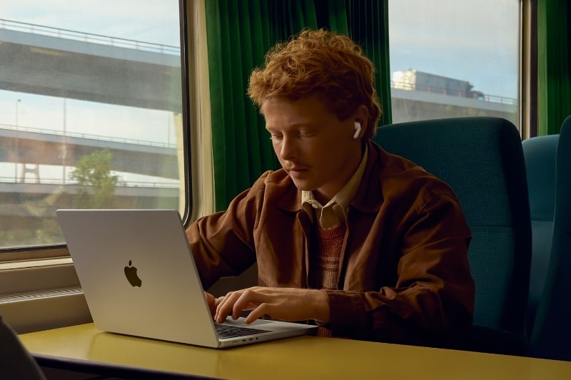 هندزفری جدید اپل یکی از بهترین اختراعات سال ۲۰۲۵ شد