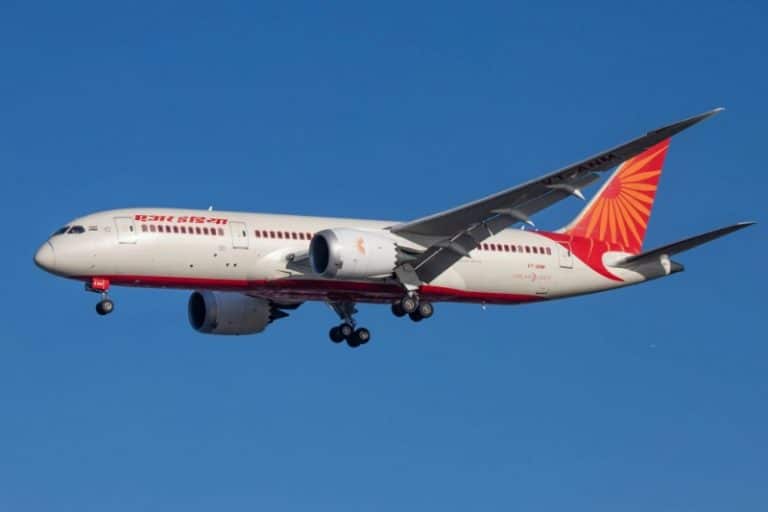 هواپیمای هندی پس از نقص خلبان خودکار تغییر مسیر داد و به دبی رفت