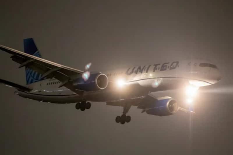 وقتی هواپیماها در آسمان به یک‌دیگر چشمک می‌زنند!