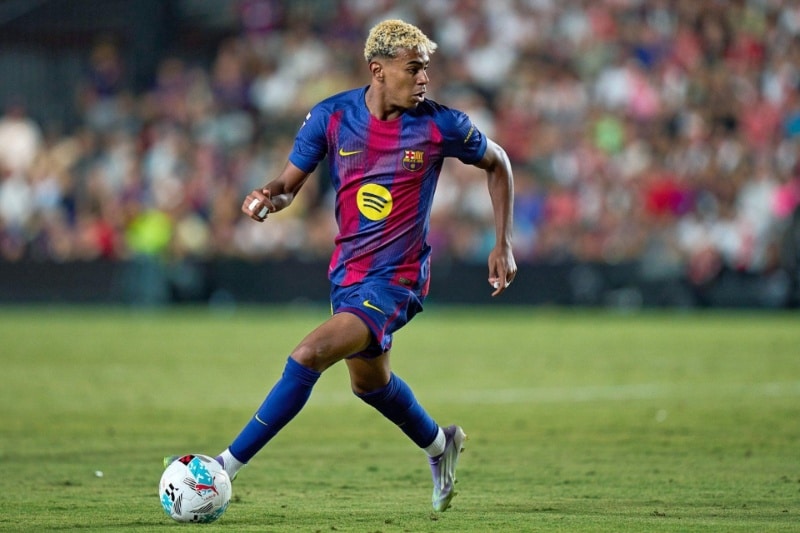 پدیده ۱۸ ساله فوتبال؛ لامین یامال در بین برترین چهره‌های نوظهور مجله تایم قرار گرفت