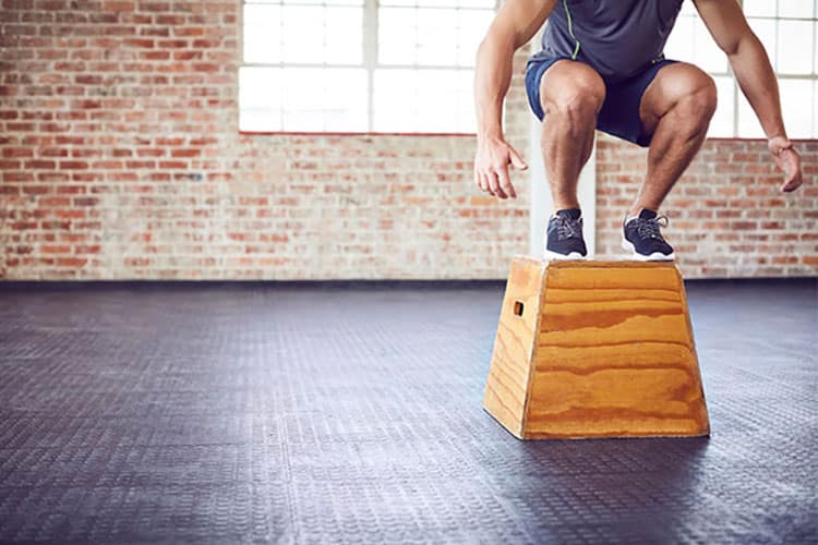 پریدن با دو پا تراکم استخوان را افزایش می‌دهد