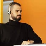 پشتیبانی حرفه‌ای مشتریان با ترکیب تلفن ویپ و منشی مجازی