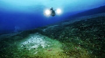 چیزی عجیب و نگران‌کننده از بستر دریا در قطب جنوب نشت می‌کند