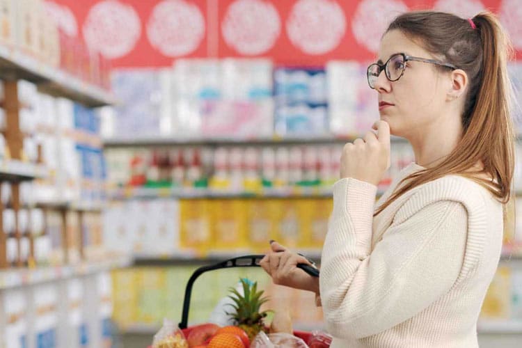 کلاهبرداری غذایی: ترفندهای پنهان صنعت غذا برای شکست رژیم شما