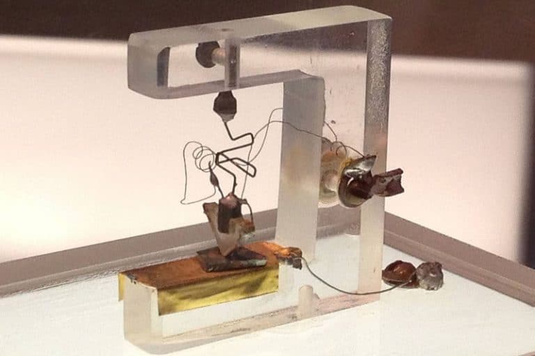 کلیدی که جهان را روشن کرد؛ داستان تولد ترانزیستور و آغاز عصر دیجیتال