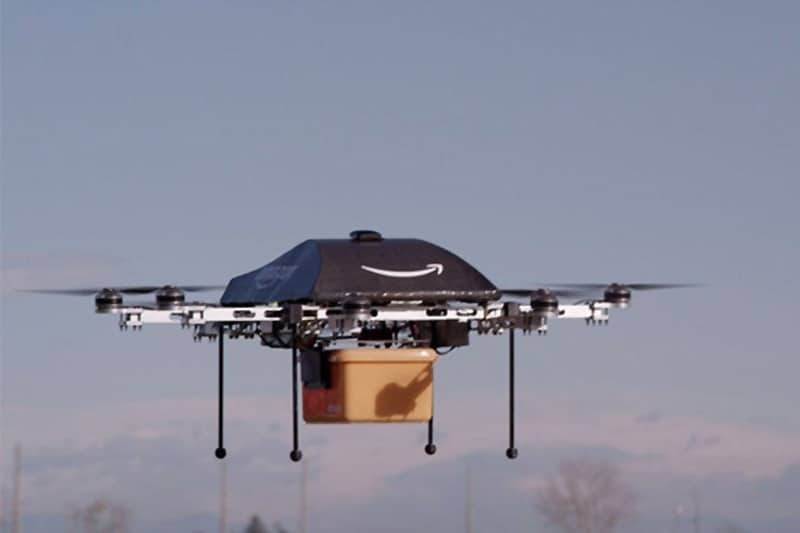 ۲ پهپاد کالارسان آمازون پس از برخورد با جرثقیل سقوط کردند