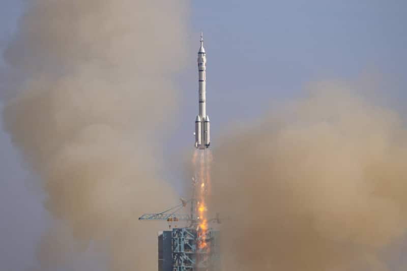 چین دیگر فضانورد گیرافتاده در مدار ندارد؛ فضاپیمای نجات شنژو ۲۲ به تیان‌گونگ رسید