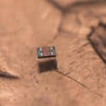 این کوچکترین ربات خودمختار دنیا است؛ حتی کوچکتر از دانه شن!