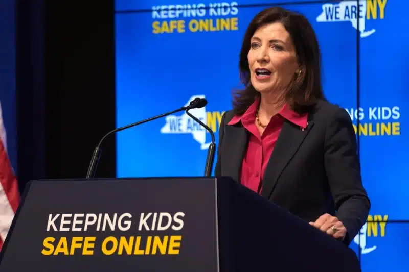 جنگ با الگوریتم؛ برچسب هشدار مشابه پاکت سیگار به اینستاگرام میآید