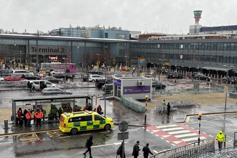 حمله با اسپری فلفل در شلوغترین فرودگاه لندن؛ ۲۱ نفر مصدوم شدند