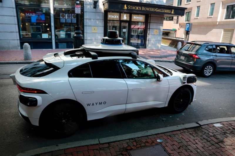 رانندگی تهاجمی تاکسی‌های خودران ویمو؛ جسارت یا بی‌احتیاطی؟