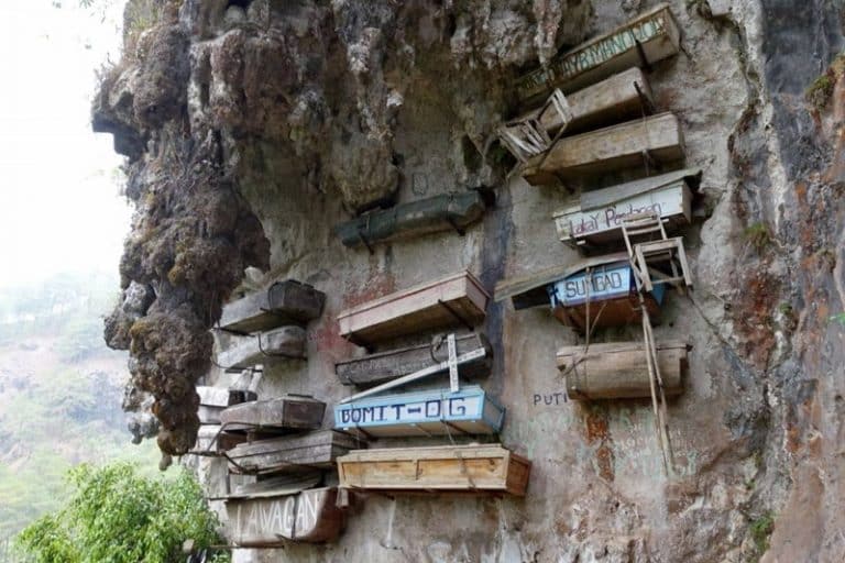 هویت صاحبان تابوت‌های آویزان چین سرانجام فاش شد