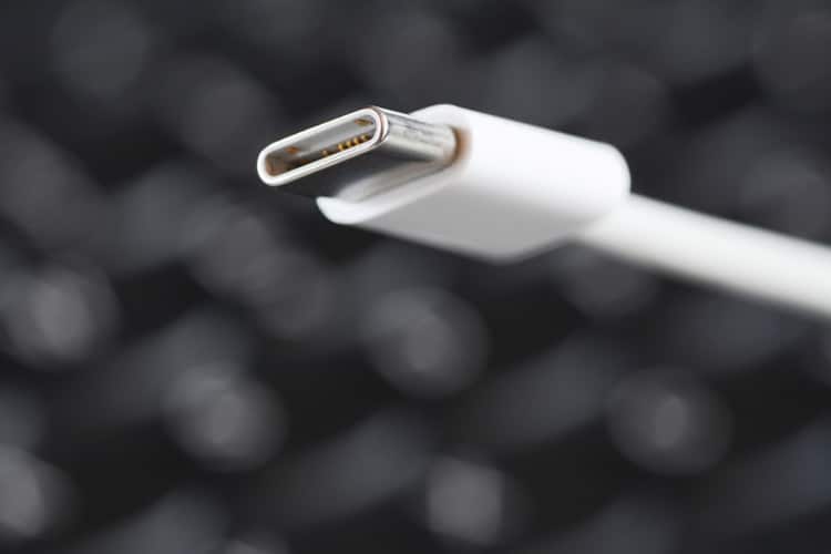 چرا USB-C اکنون به استاندارد جهانی همه دستگاه‌ها تبدیل شده است