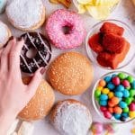 چگونه قند در عرض چند ثانیه دندانهایتان را خراب میکند؟