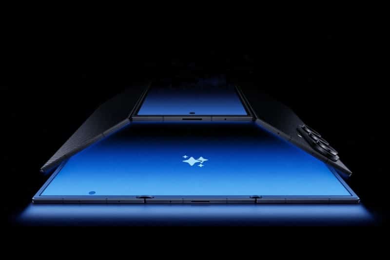 گلکسی زد ترای‌فولد رونمایی شد؛ متفاوت‌ترین گوشی سامسونگ با طراحی جسورانه