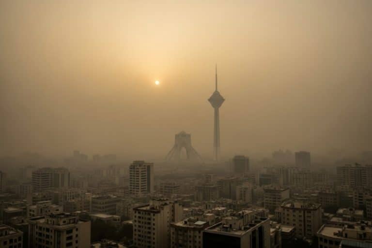 گوگرد تهران به ۱۰۰ برابر حد مجاز رسید؛ کدام نیروگاه‌ها منشأ اصلی آلودگی‌های پایتخت هستند؟