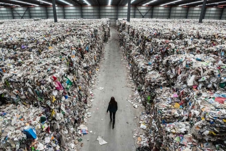یک کامیون زباله در ثانیه: گزارش تازه از ابعاد تکاندهنده آلودگی پلاستیکی