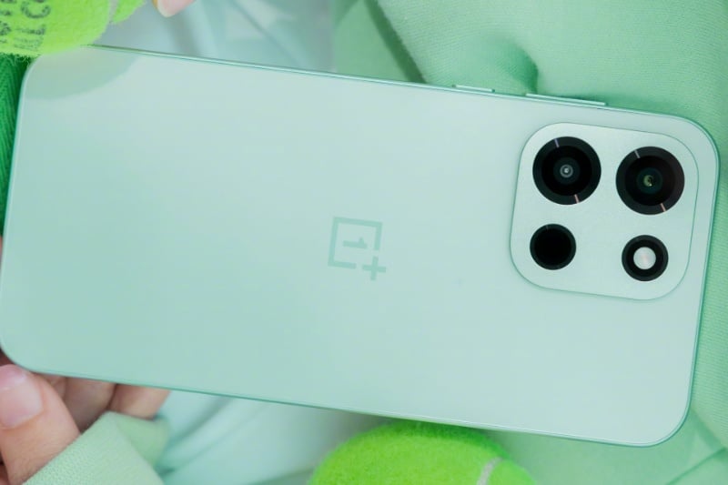 اولین تصاویر واقعی از وانپلاس توربو ۶، گوشی مورد انتظار چینی