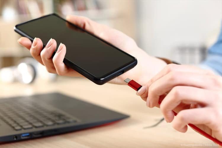 این پنج دستگاه را هرگز به پورت USB گوشی وصل نکنید