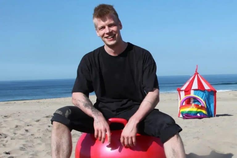 با وکیل ایلان ماسک آشنا شوید که رسما یک دلقک است!