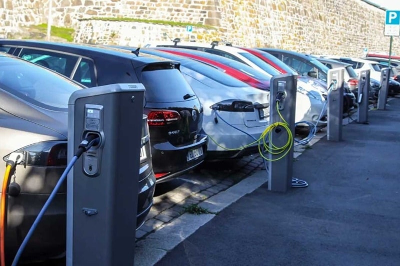 نروژیها دیگر خودرو بنزینی سوار نمیشوند