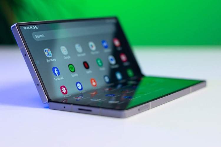 پاسخ سامسونگ به اپل: گلکسی واید فولد، رقیبی برای آیفون تاشو و آیپد