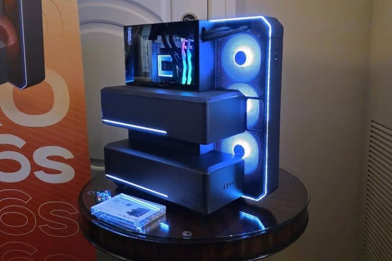 یکی از عجیبترین کیسهای کامپیوتر دنیا در CES رونمایی شد