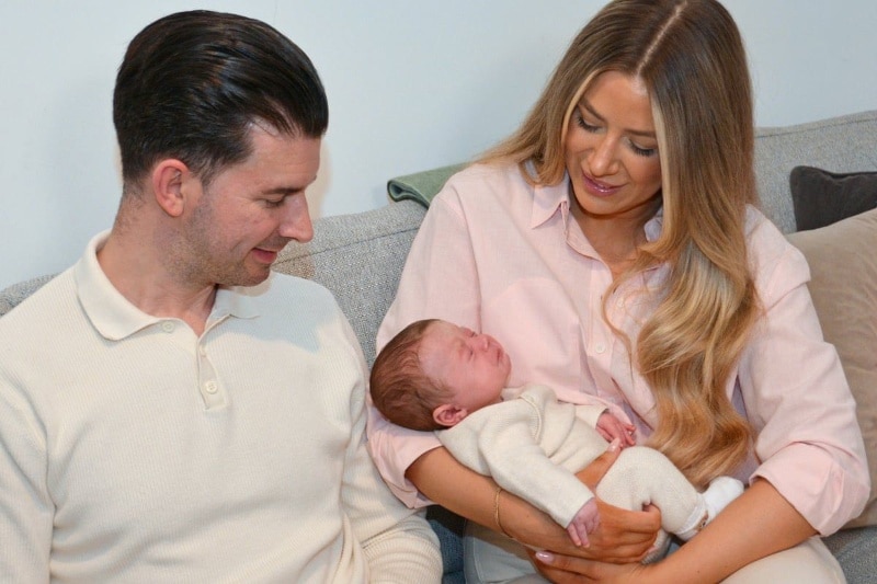 برای اولینبار در بریتانیا: رحم پیوندی از فرد متوفی، زن نابارور را صاحب فرزند کرد