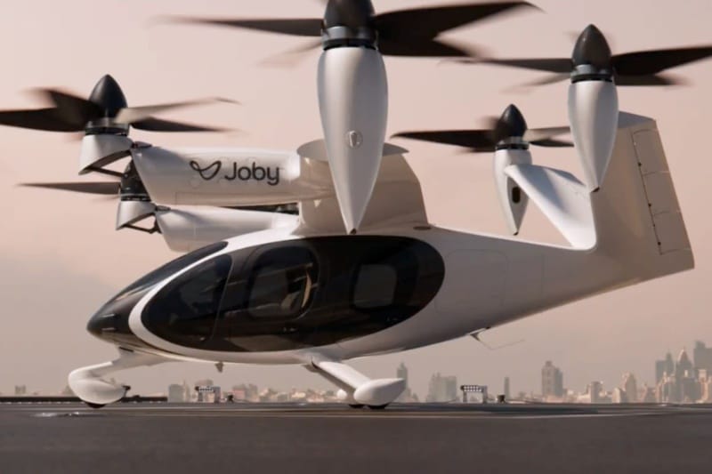 تاکسیهای اینترنتی اوبر در دبی به پرواز درمیآیند