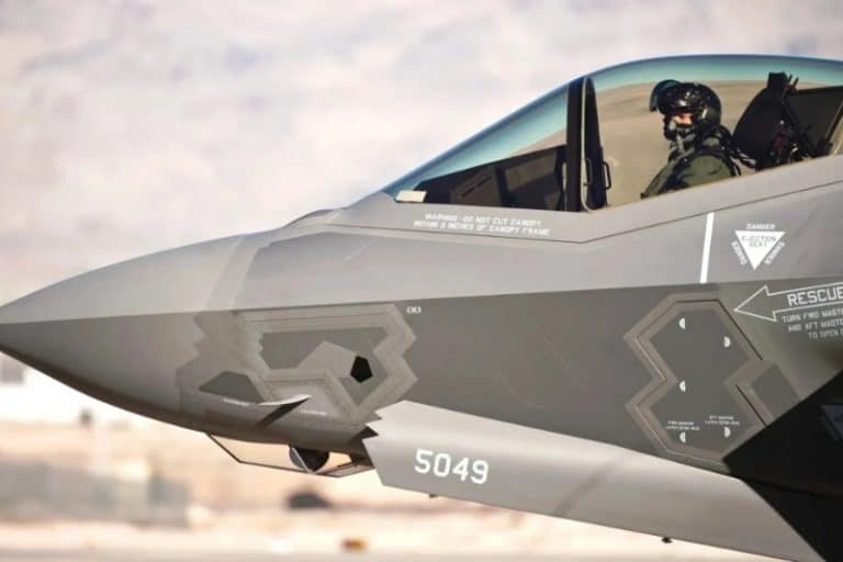 جنگنده F-35 اکنون به کمک هوش مصنوعی پدافندها را شناسایی می‌کند + ویدیو