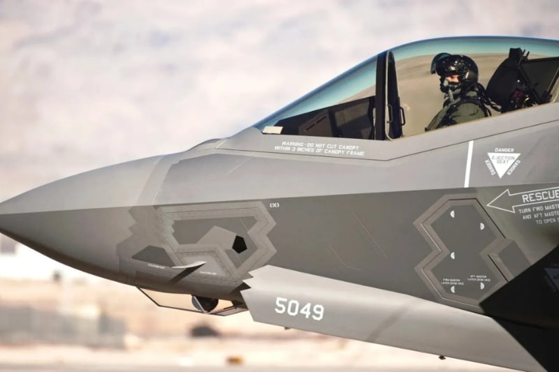 جنگنده F-35 اکنون به کمک هوش مصنوعی پدافندها را شناسایی میکند + ویدیو